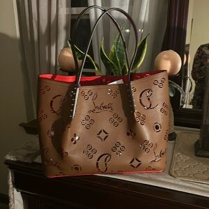 One-year-old Loubi/ Biscotto Tote
Cabarock 15"W x 12"H 5 1/2 "D. (Interior